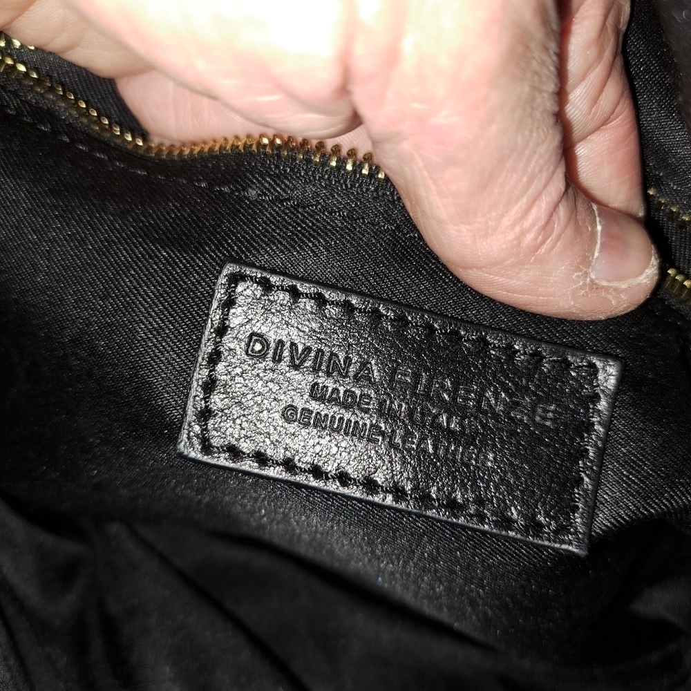 🖤Divina Firenze made in Italy.  This purse is made with Italian leather - Picture 3 of 7